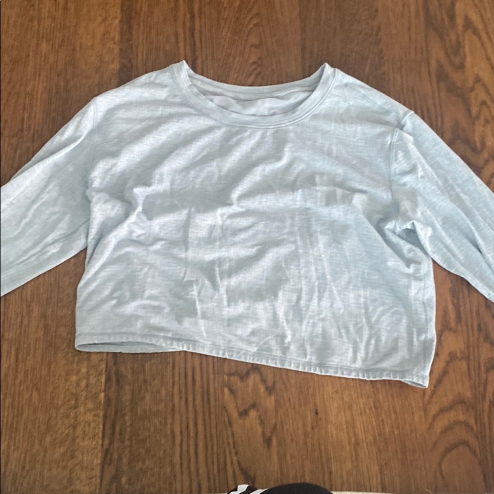 Long sleeve cross back crop top